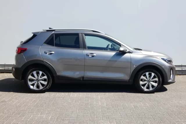 Kia Stonic (2025) thumbnail 4