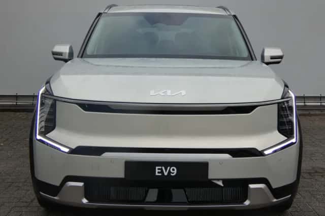 Kia EV9 (2026) thumbnail 2