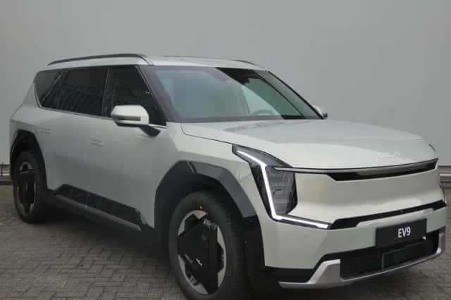 Kia EV9 (2026) thumbnail 3