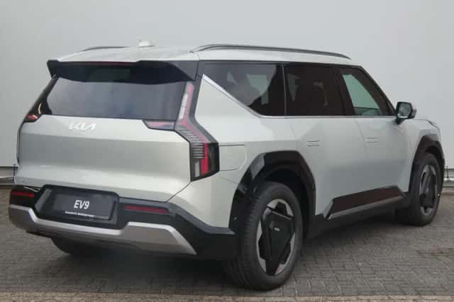 Kia EV9 (2026) thumbnail 5
