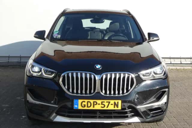 BMW X1 (2021) thumbnail 2