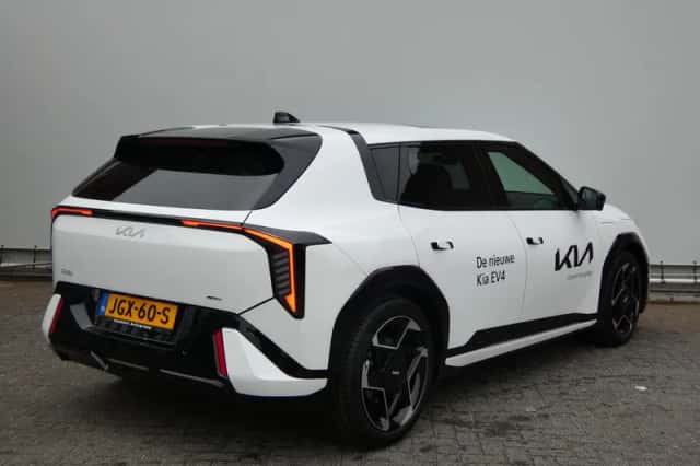Kia EV4 (2025) thumbnail 5