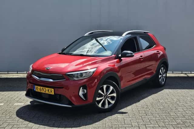 Kia Stonic (2021) thumbnail 1