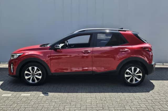 Kia Stonic (2021) thumbnail 2