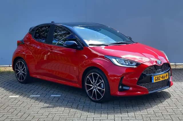 Toyota Yaris (2023) thumbnail 3