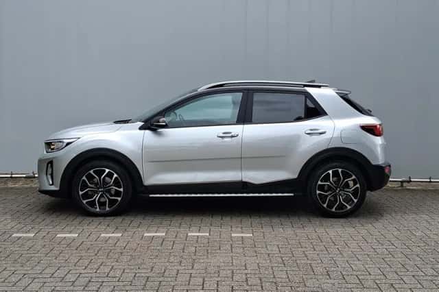 Kia Stonic (2020) thumbnail 2