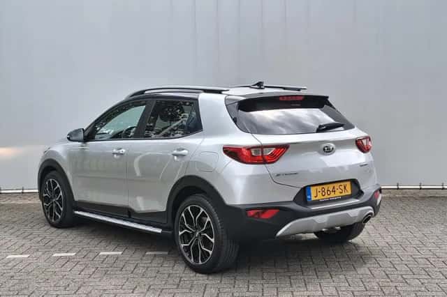 Kia Stonic (2020) thumbnail 3