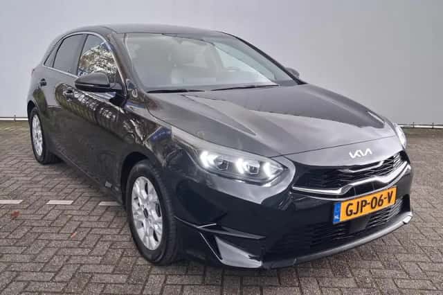 Kia Ceed (2024) thumbnail 2