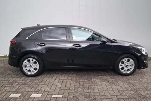 Kia Ceed (2024) thumbnail 3
