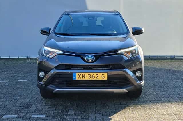 Toyota RAV4 (2016) thumbnail 2