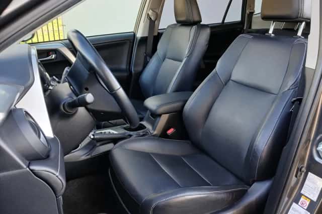 Toyota RAV4 (2016) thumbnail 6