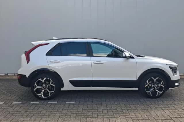 Kia Niro (2025) thumbnail 5