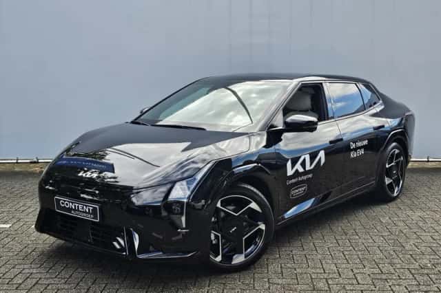 Kia EV4 (2026) thumbnail 1