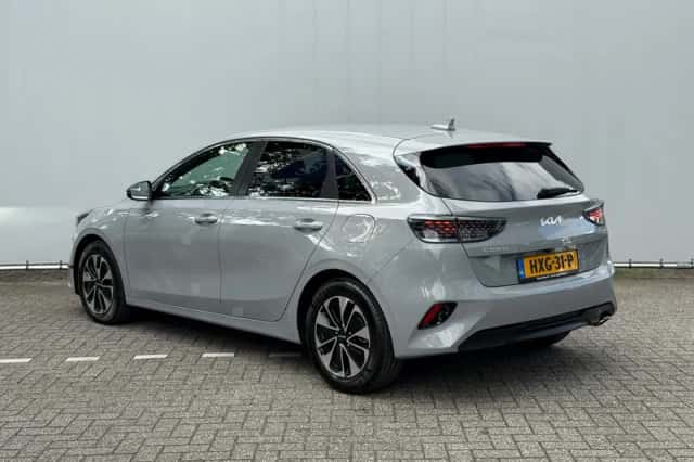 Kia Ceed (2025) thumbnail 3