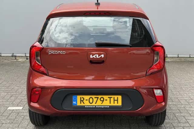 Kia Picanto (2022) thumbnail 4