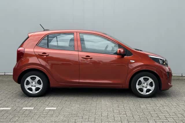Kia Picanto (2022) thumbnail 6