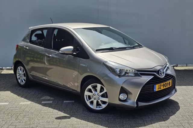 Toyota Yaris (2016) thumbnail 6