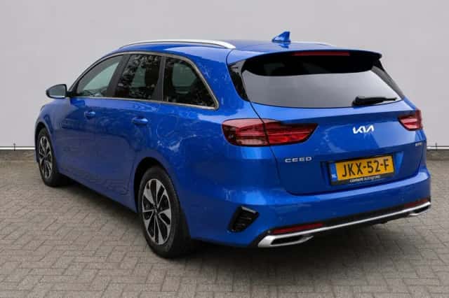 Kia Ceed (2022) thumbnail 3