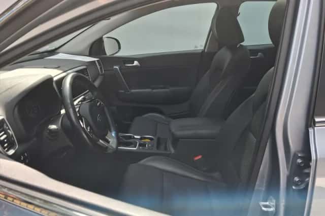 Kia Sportage (2021) thumbnail 6