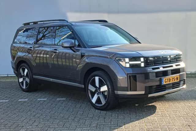Hyundai Santa Fe (2024) thumbnail 3