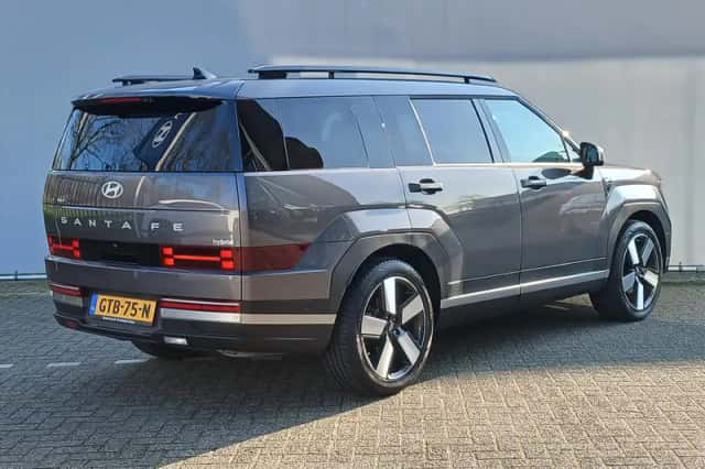 Hyundai Santa Fe (2024) thumbnail 5