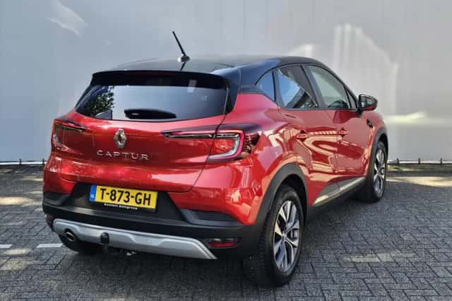 Renault Captur (2021) thumbnail 4
