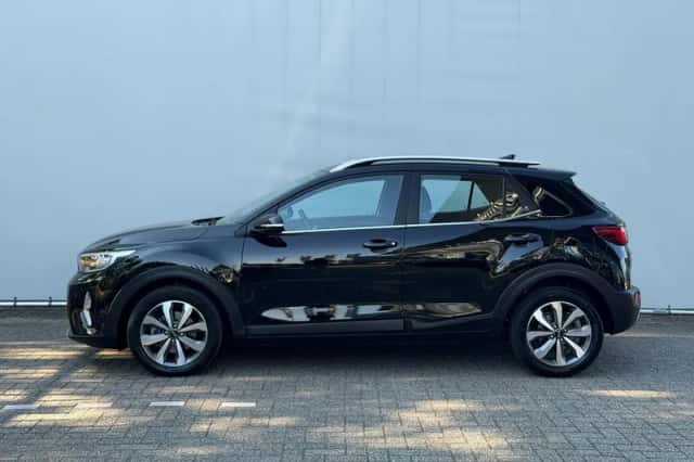Kia Stonic (2021) thumbnail 2