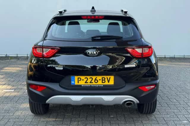 Kia Stonic (2021) thumbnail 4