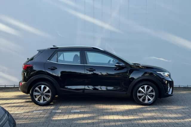 Kia Stonic (2021) thumbnail 6