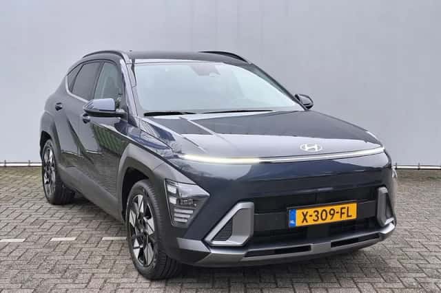 Hyundai Kona (2023) thumbnail 3