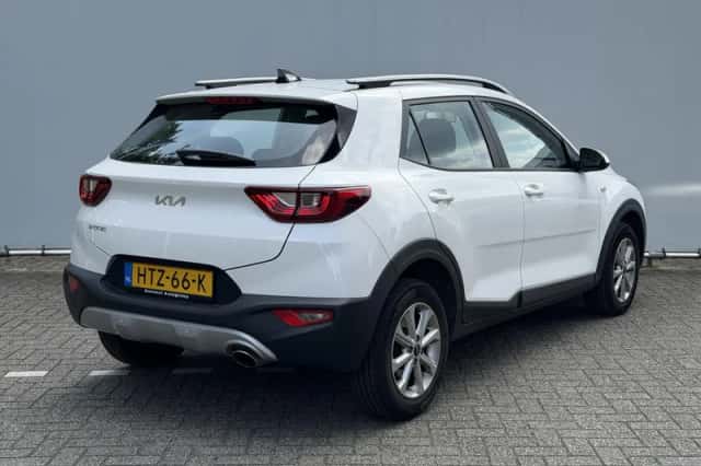 Kia Stonic (2025) thumbnail 5