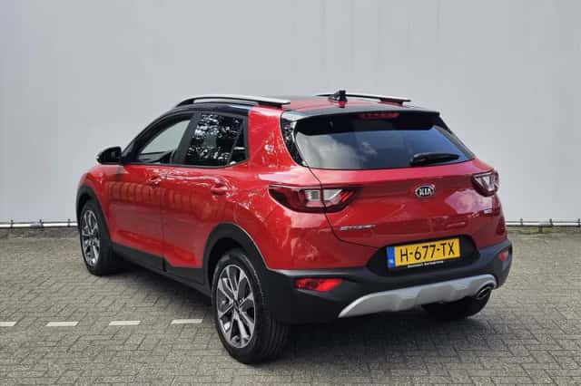 Kia Stonic (2020) thumbnail 3