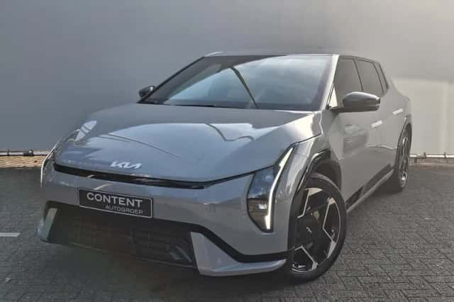 Kia EV4 (2026) thumbnail 1
