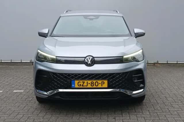 Volkswagen Tiguan (2025) thumbnail 2