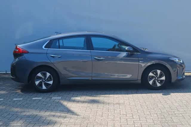 Hyundai Ioniq (2018) thumbnail 5