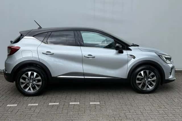 Renault Captur (2021) thumbnail 4