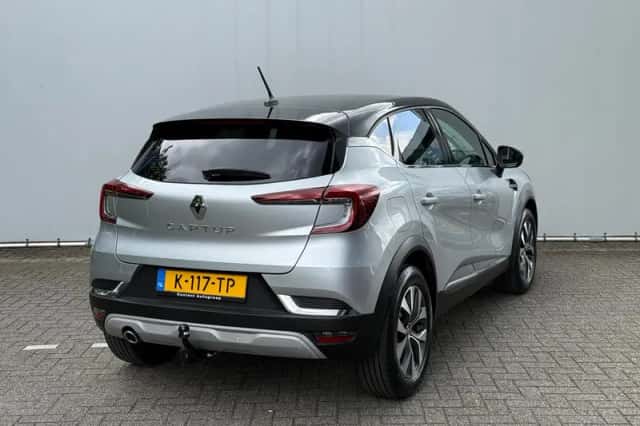 Renault Captur (2021) thumbnail 5