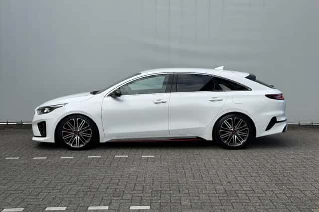 Kia Proceed (2020) thumbnail 2