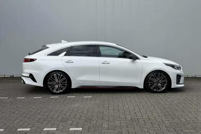 Kia Proceed (2020) thumbnail 6