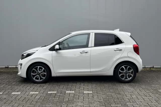 Kia Picanto (2023) thumbnail 2