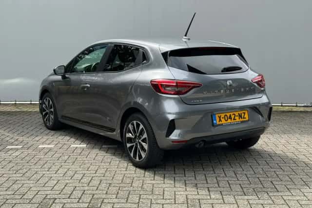 Mitsubishi Colt (2024) thumbnail 3
