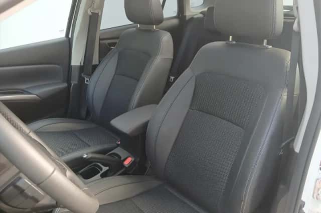 Suzuki S-Cross (2023) thumbnail 4
