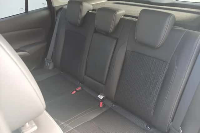 Suzuki S-Cross (2023) thumbnail 5