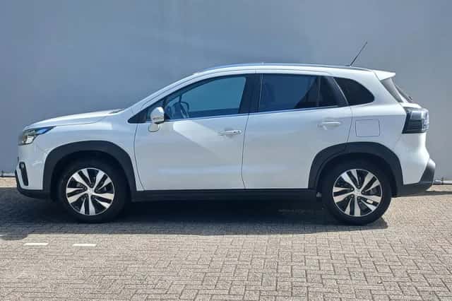 Suzuki S-Cross (2023) thumbnail 6