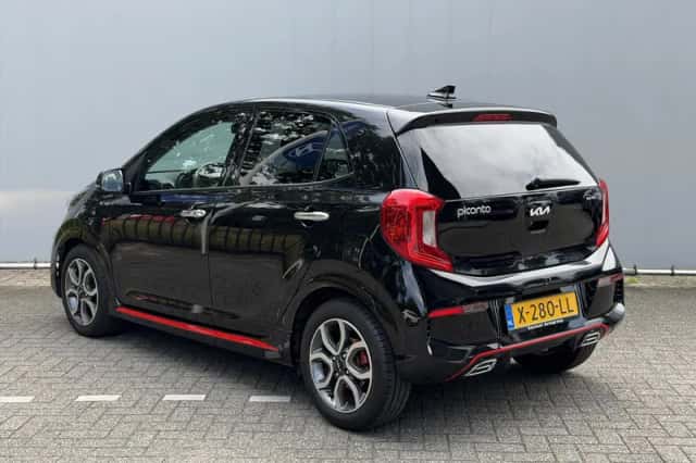 Kia Picanto (2023) thumbnail 3
