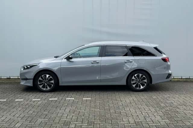 Kia Ceed (2025) thumbnail 2