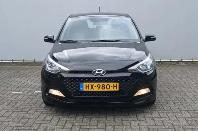 Hyundai i20 (2015) thumbnail 2
