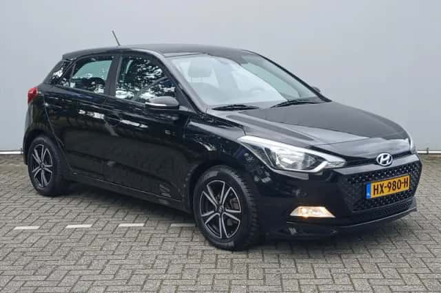 Hyundai i20 (2015) thumbnail 3