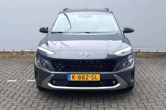 Hyundai Kona (2021) thumbnail 2