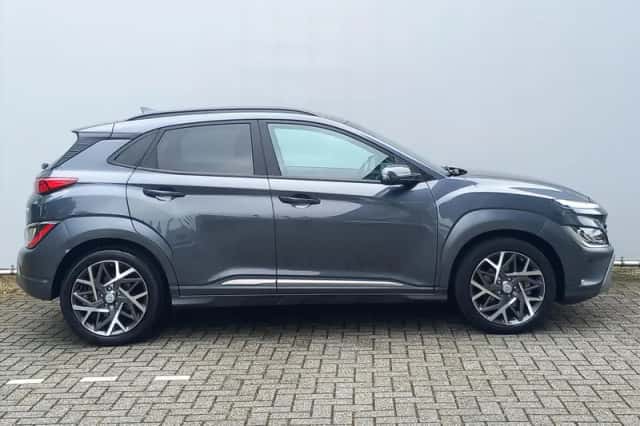 Hyundai Kona (2021) thumbnail 4
